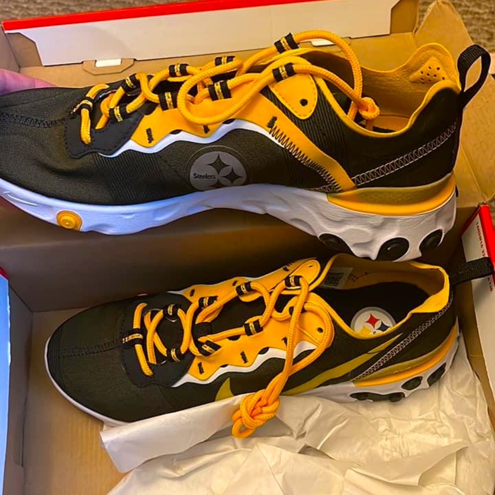 Brand new never worn Steelers limited edition Nike sneakers.